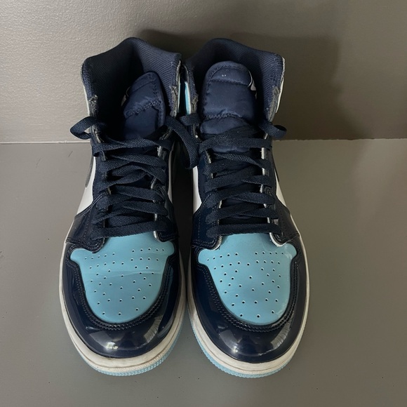 Jordan 1 Retro High UNC Patent Women’s - Picture 3 of 8